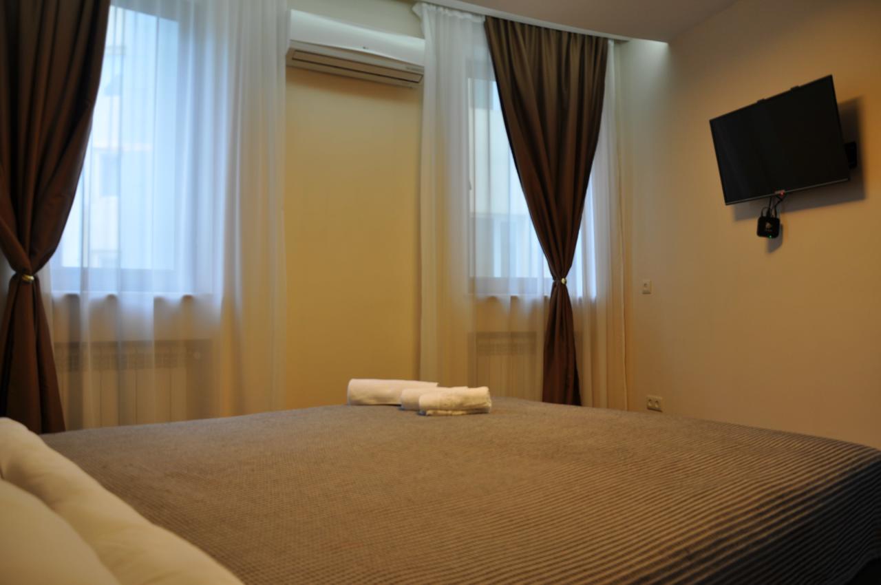 All Seasons Hotel On Freedom Square Тбилиси Экстерьер фото