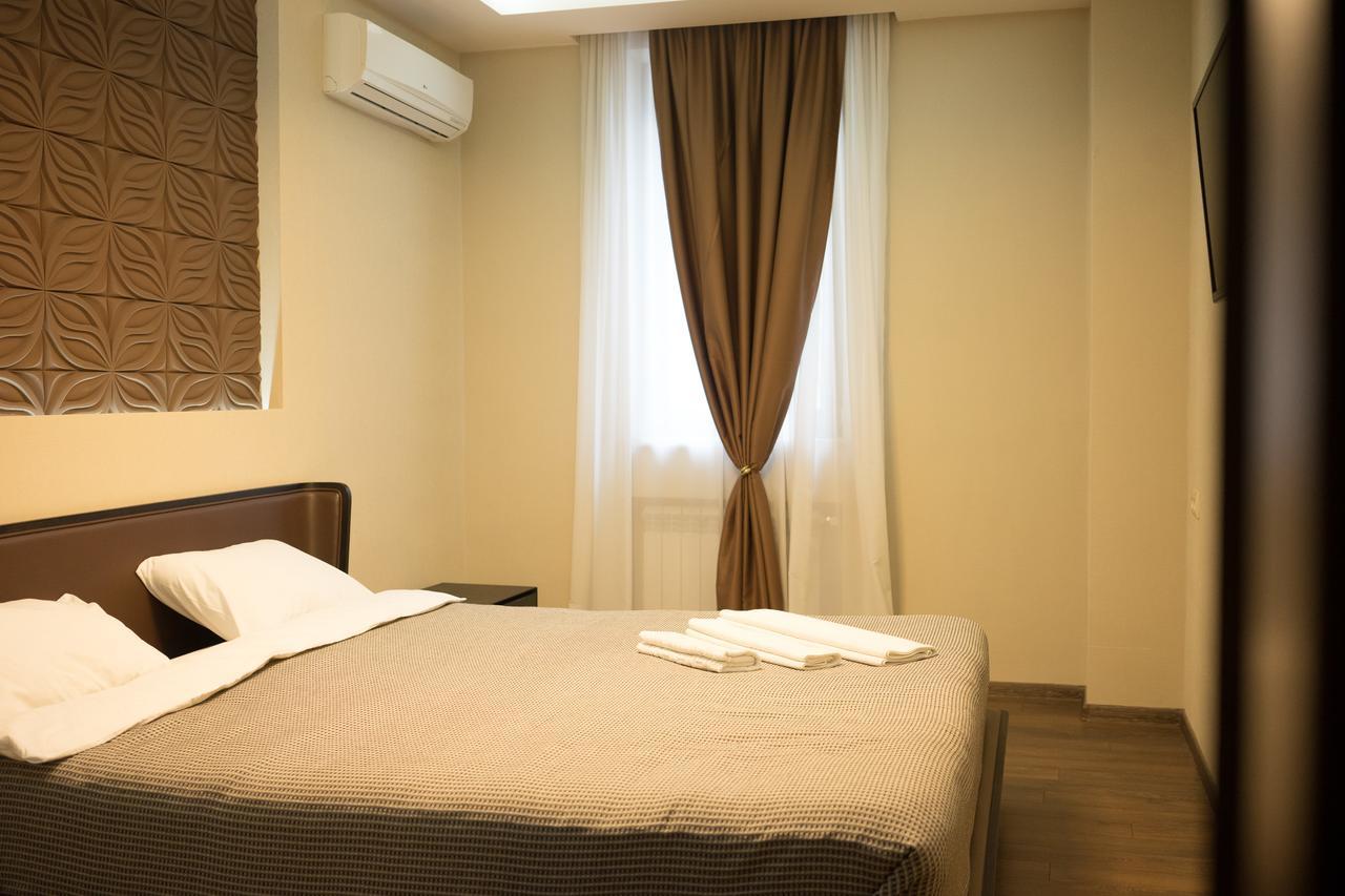All Seasons Hotel On Freedom Square Тбилиси Экстерьер фото