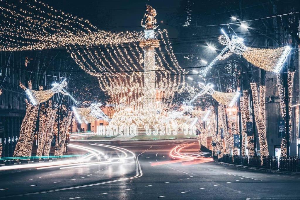 All Seasons Hotel On Freedom Square Тбилиси Экстерьер фото